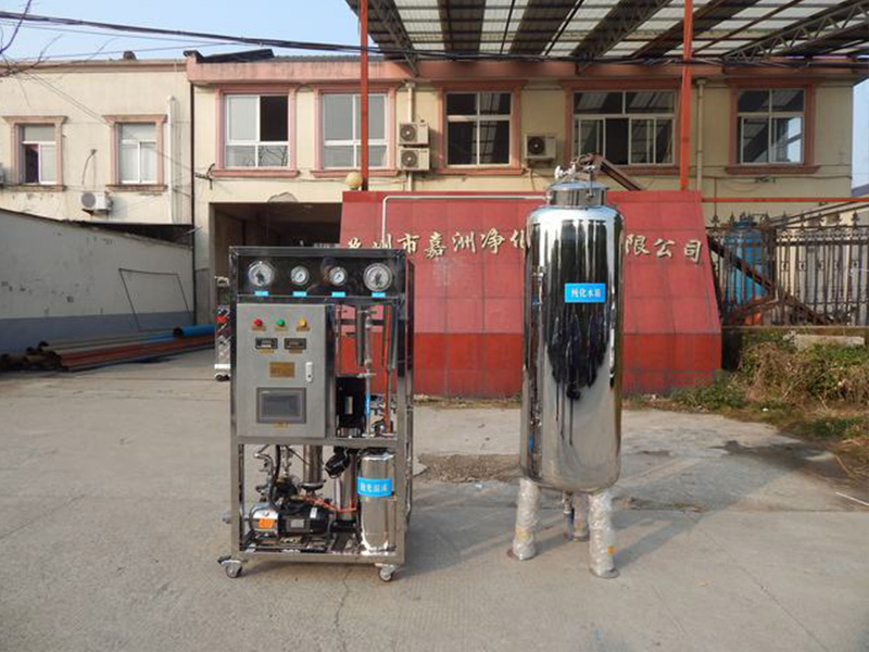 制药行业：100L/H一级RO+三级抛混 纯化水机